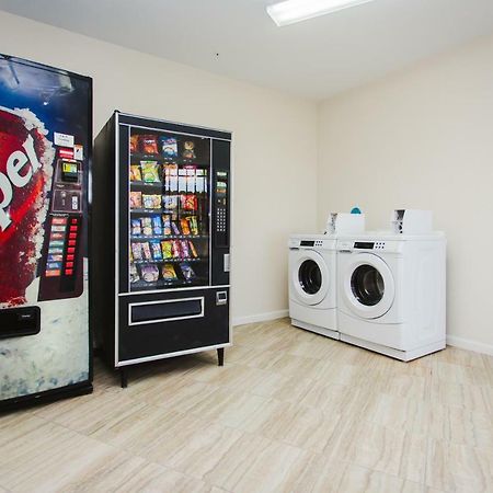 Scottish Inn & Suites Baytown Εξωτερικό φωτογραφία