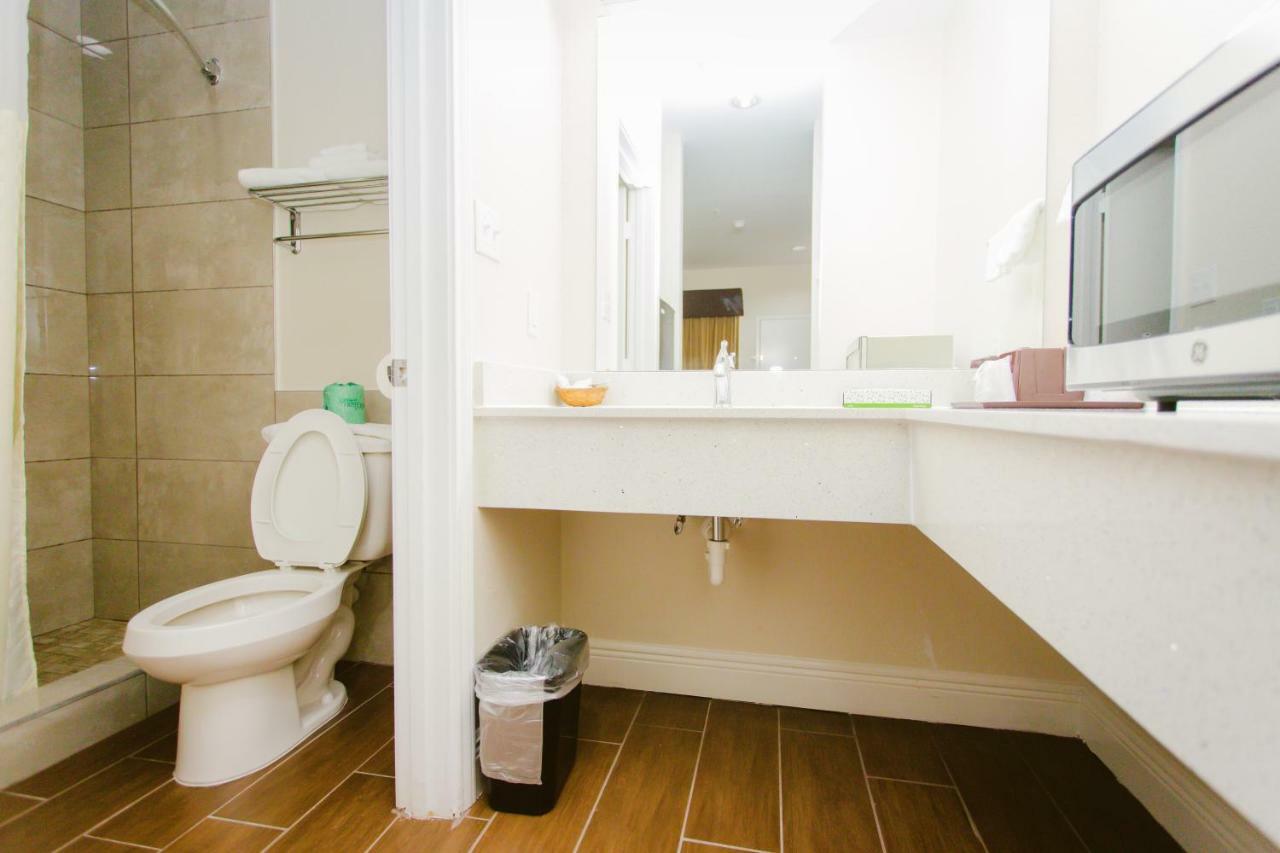 Scottish Inn & Suites Baytown Εξωτερικό φωτογραφία