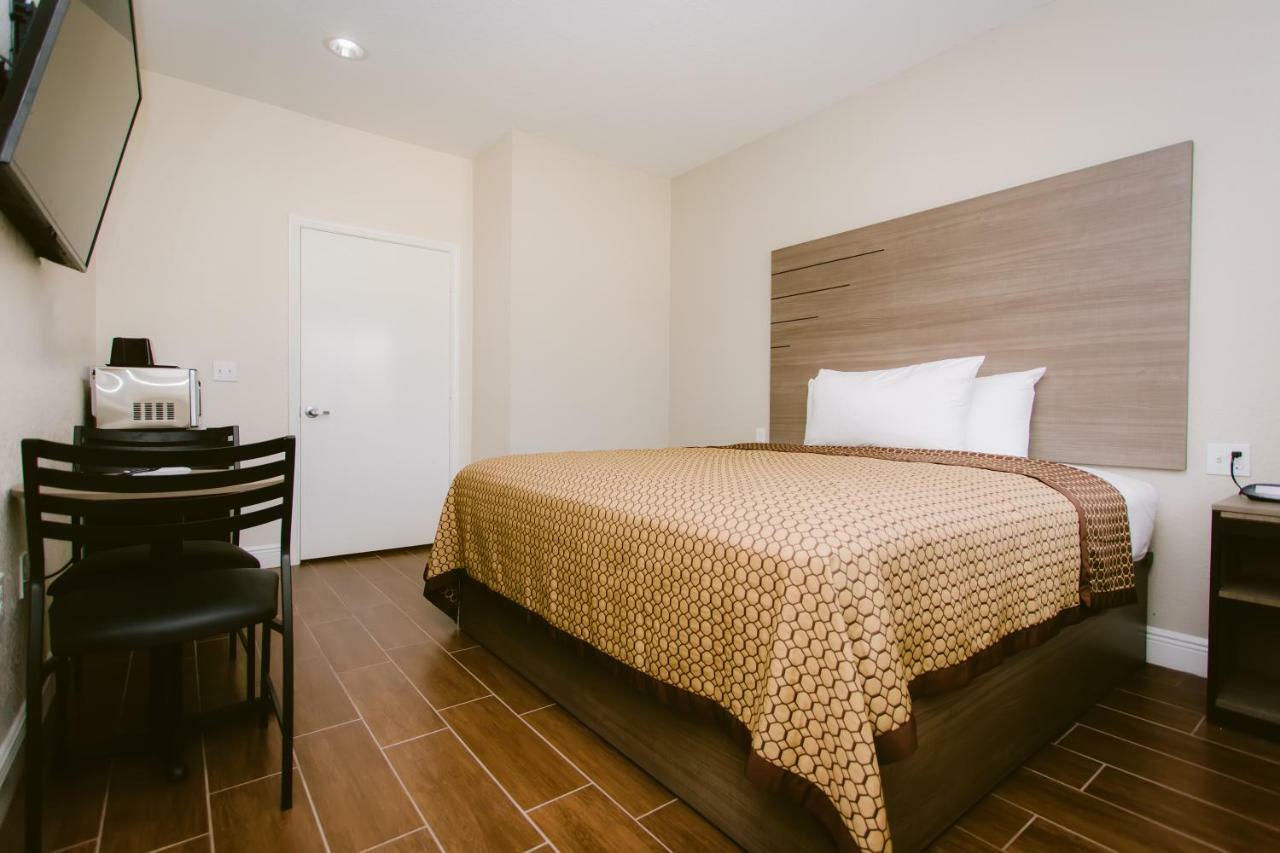 Scottish Inn & Suites Baytown Εξωτερικό φωτογραφία