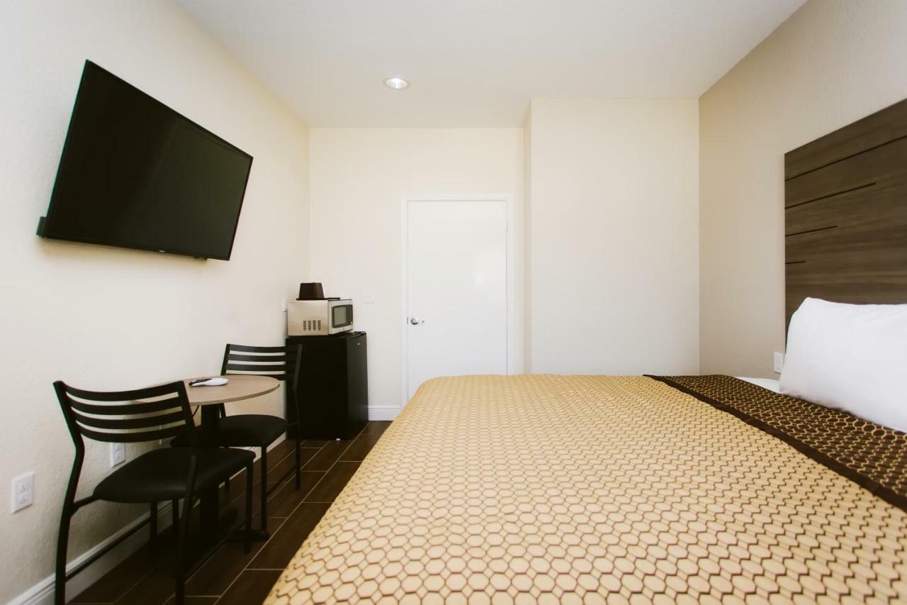 Scottish Inn & Suites Baytown Εξωτερικό φωτογραφία