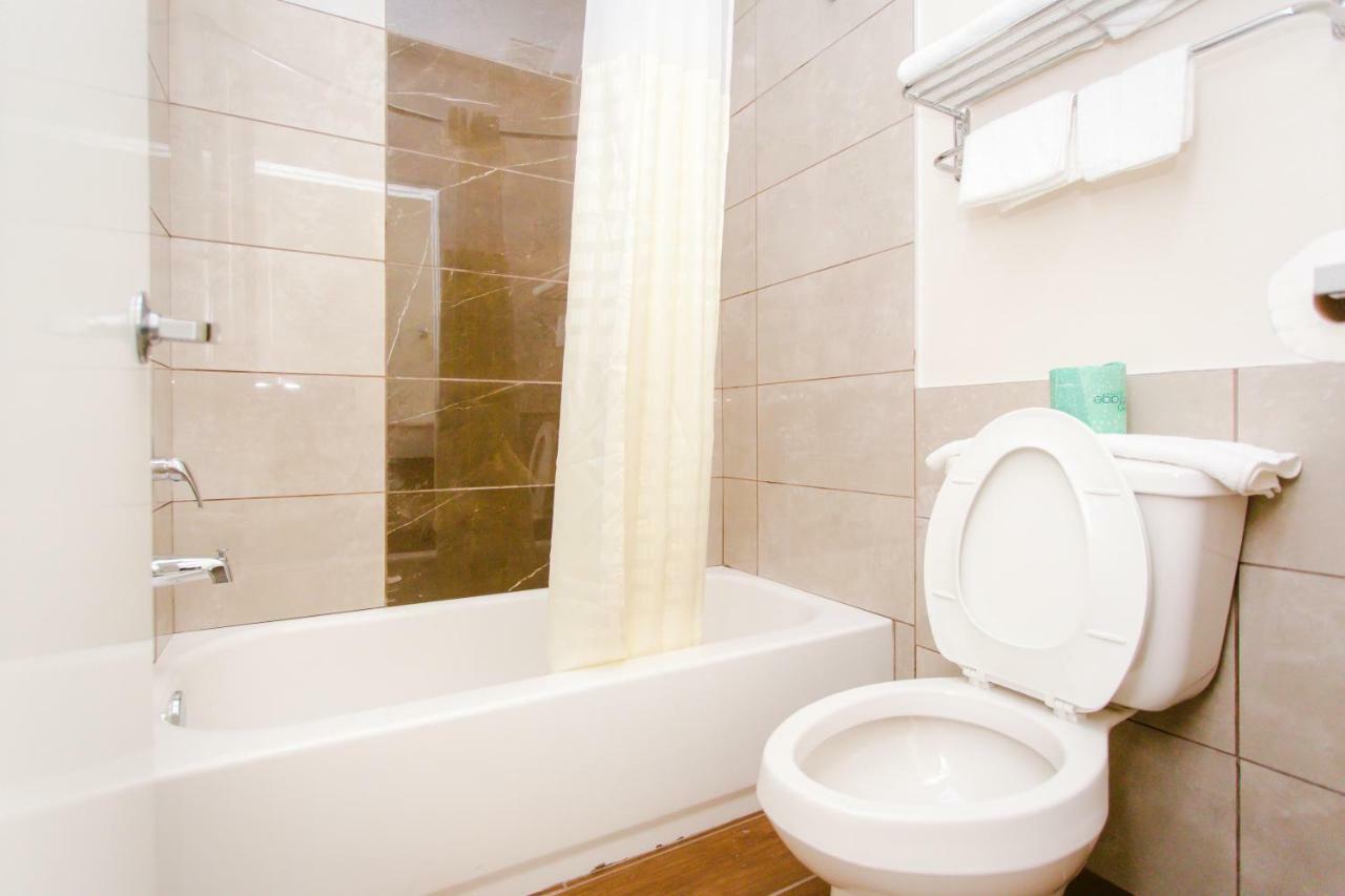 Scottish Inn & Suites Baytown Εξωτερικό φωτογραφία