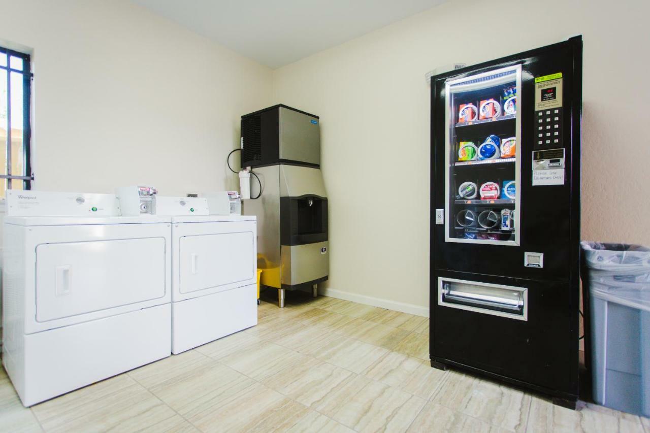 Scottish Inn & Suites Baytown Εξωτερικό φωτογραφία